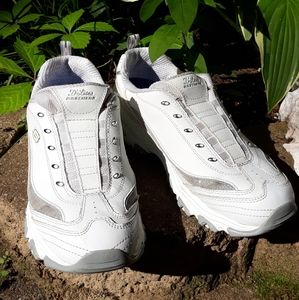 2012 Skechers D’Lites White Sneakers Size 10